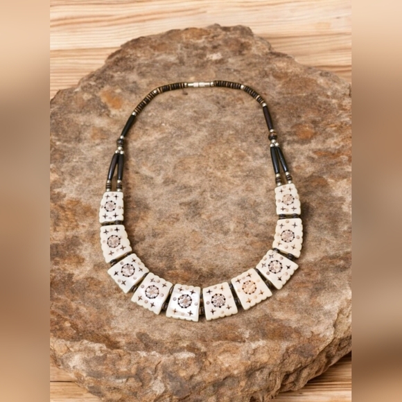 Jewelry - Vintage Simulated Bone and Beads Tribal Necklace